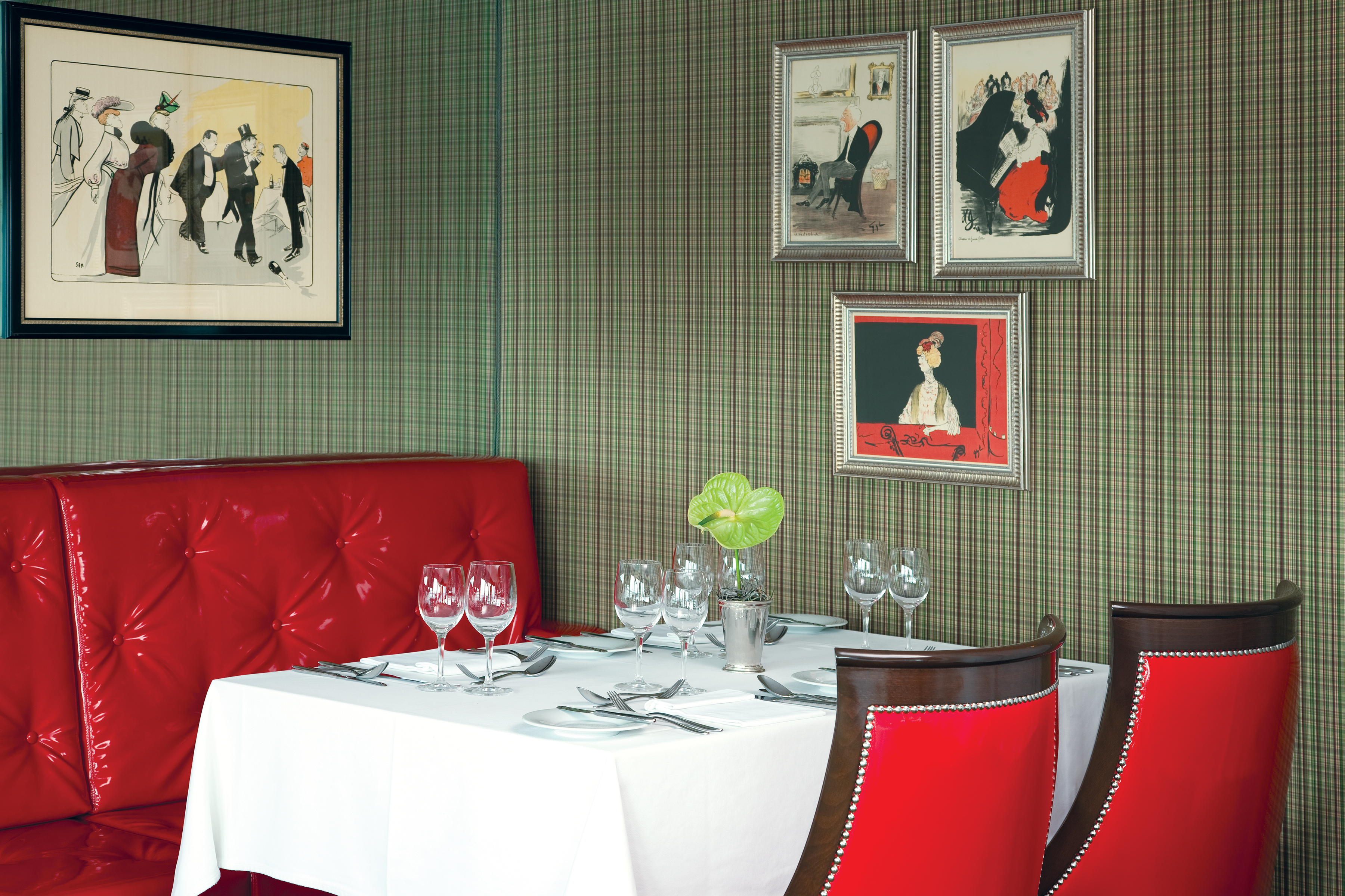 UNIWORLD Boutique River Cruises River Empress Interior Restaurant 1.jpg